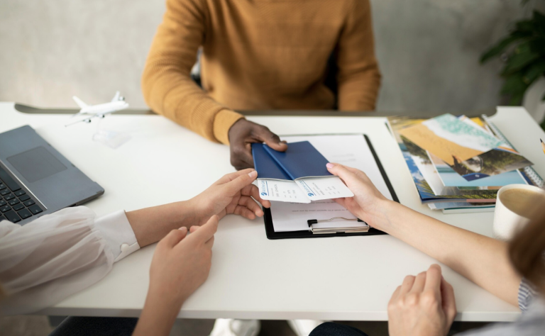 Holiday Insurance: Complete Guide to Cover, Benefits, and Buying